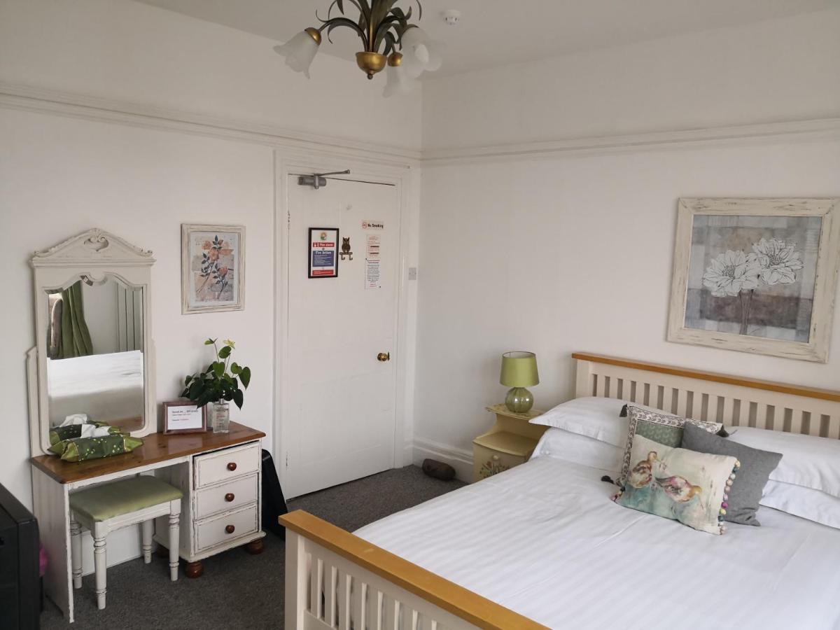 Sunset Guest House Hunstanton Exterior photo A bedroom at the hotel