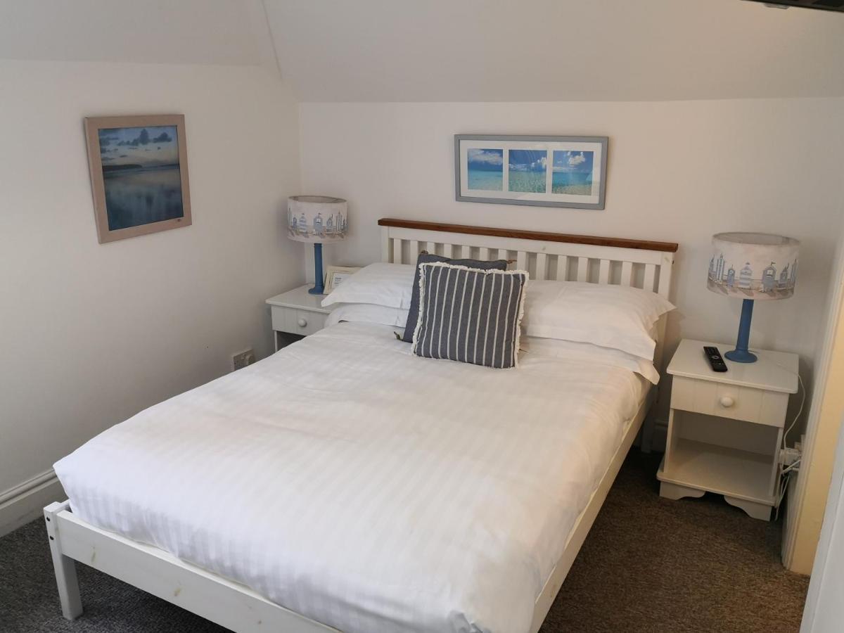 Sunset Guest House Hunstanton Exterior photo A bedroom at the Old Post Office