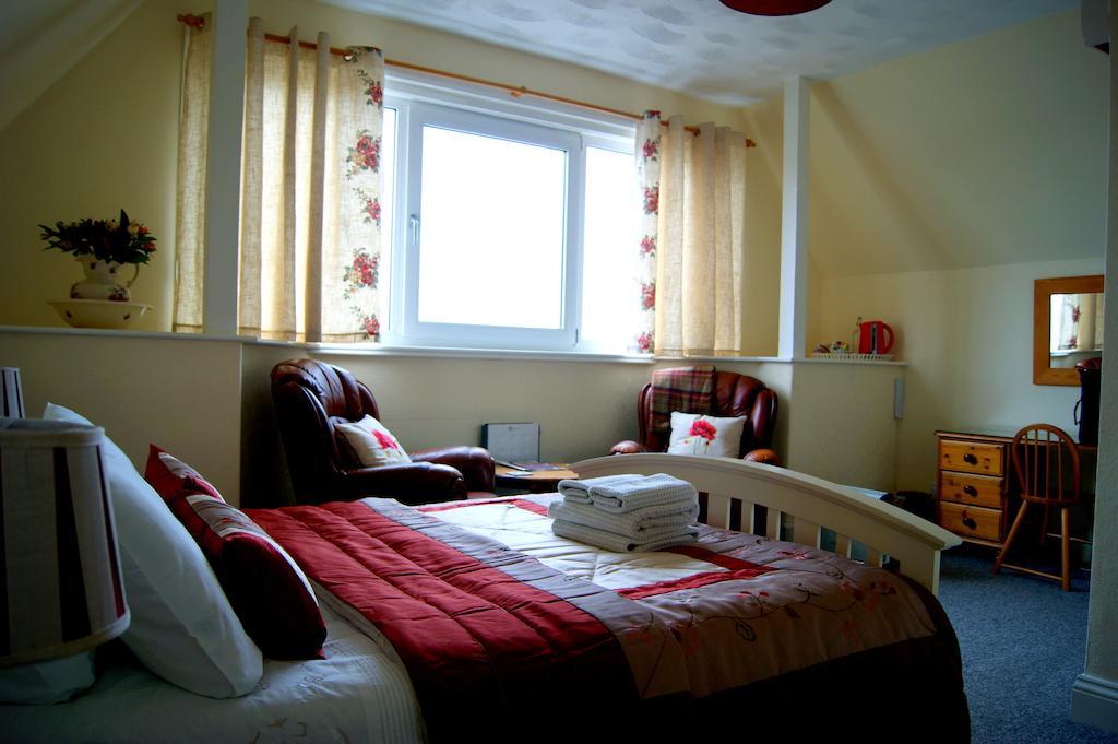 Sunset Guest House Hunstanton Room photo A bedroom in a typical B&B